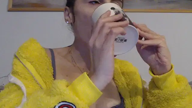 cleophee online show from December 2025 06:43:01 AM