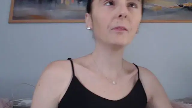 Snapshot of cleophee chatting on April 2026 05:45:01 AM cleophee online show from April 2026 05:45:01 AM