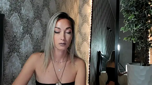 StarryHanna online show from February 2025 06:41:02 PM