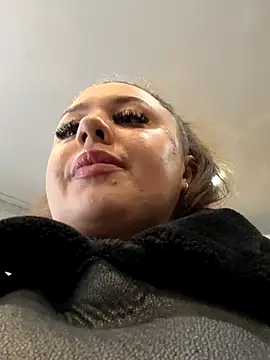 Sara Slow online show from December 2025 01:41:02 PM