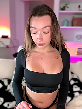 Snapshot of SerenaCloud chatting on October 2025 03:42:01 PM SerenaCloud online show from October 2025 03:42:01 PM