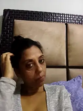 Mahi4luv online show from October 2025 09:44:01 PM