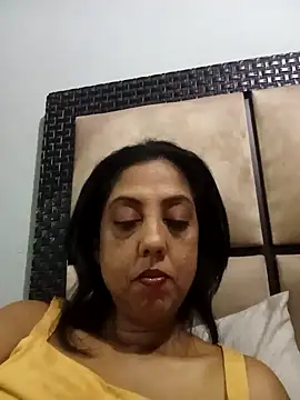 Mahi4luv online show from April 2026 09:01:01 PM