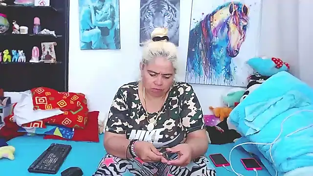 estrellita fugaz16x online show from January 2025 03:04:02 AM