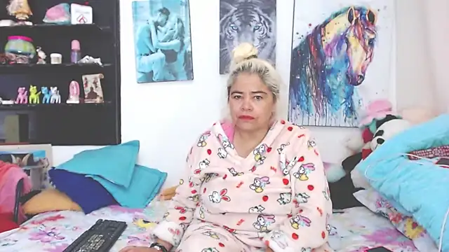 estrellita fugaz16x online show from February 2025 01:01:01 PM