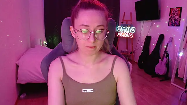 Snapshot of AnabelFrel chatting on January 2025 12:45:01 AM AnabelFrel online show from January 2025 12:45:01 AM