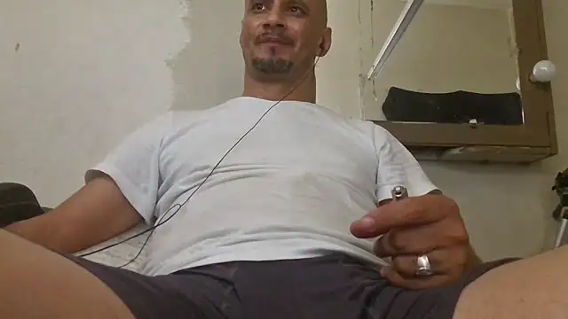 leonar0101 online show from September 2025 03:49:02 PM