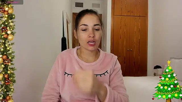 NiaStone online show from December 2024 06:47:01 AM