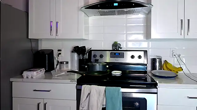 honeyybabyy112 online show from March 2025 04:17:01 PM