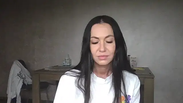 JulianaGold1 online show from January 2025 07:04:01 PM