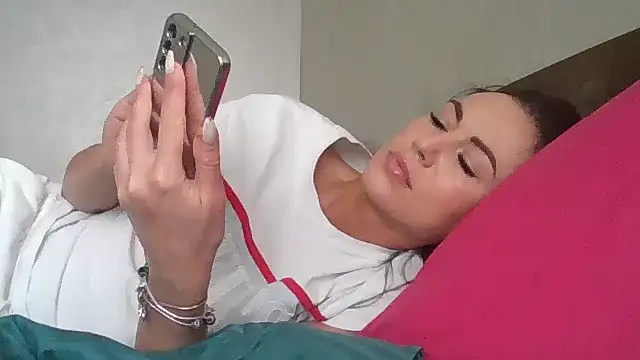 JulianaGold1 online show from February 2025 12:05:02 PM