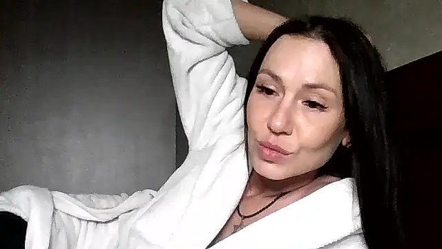 JulianaGold1 online show from April 2026 06:43:01 PM