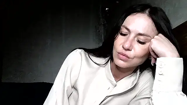 JulianaGold1 online show from May 2026 06:37:01 PM