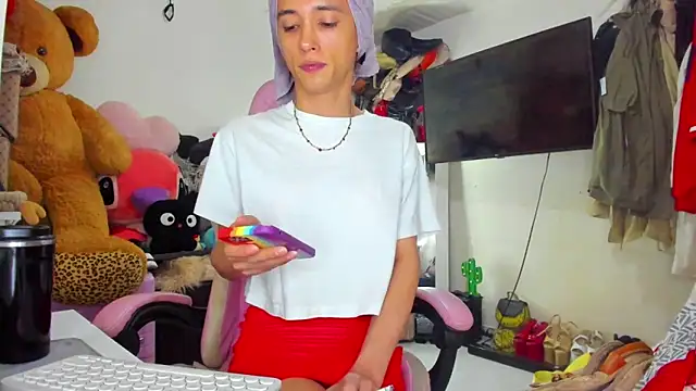 Lawrncesofiets online show from November 2025 05:35:01 PM