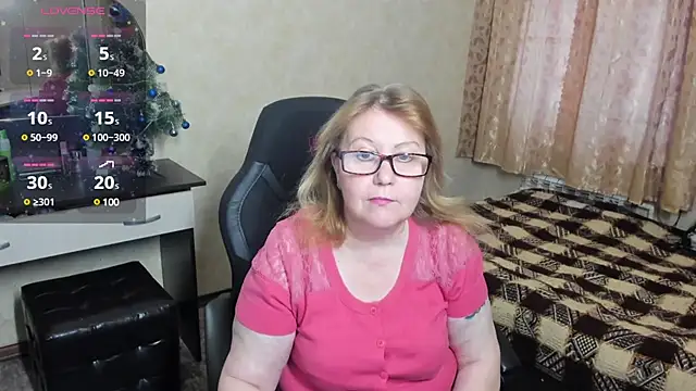 Snapshot of Frau_Marta chatting on December 2024 09:33:02 AM Frau Marta online show from December 2024 09:33:02 AM