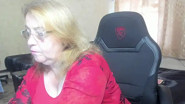 Snapshot of Frau_Marta chatting on September 2025 01:11:02 PM Frau Marta online show from September 2025 01:11:02 PM