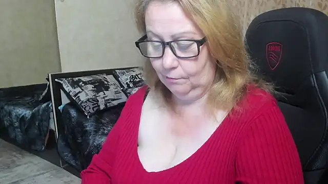 Snapshot of Frau_Marta chatting on October 2025 12:23:01 PM Frau Marta online show from October 2025 12:23:01 PM