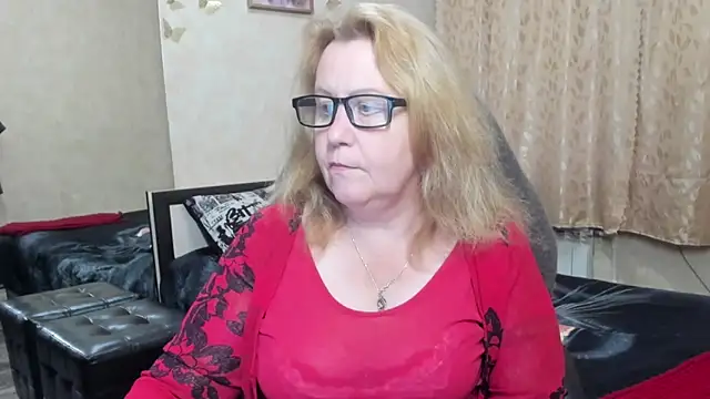 Frau Marta online show from November 2025 11:57:02 AM