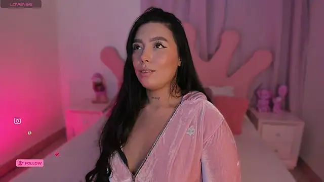 shantall vidales  online show from October 2025 04:01:02 AM