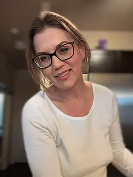 MaiseKnox online show from December 2024 11:18:02 PM