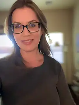 MaiseKnox online show from September 2025 11:26:01 PM