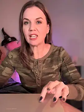 MaiseKnox online show from October 2025 11:47:01 PM