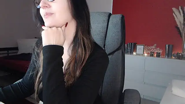 Alina Lamour online show from October 2025 06:12:01 PM