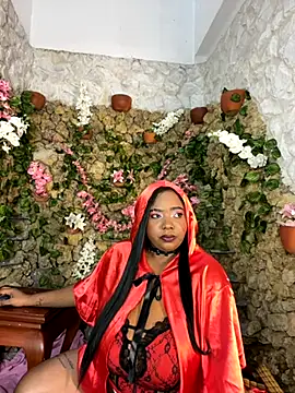 Snapshot of angelGgold chatting on October 2025 12:28:02 PM angelGgold online show from October 2025 12:28:02 PM