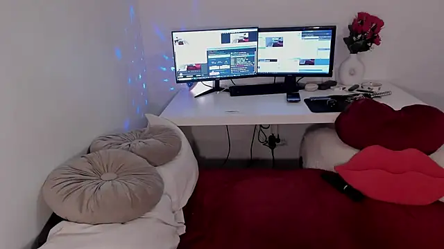 aryahunt1 online show from October 2025 08:18:02 PM