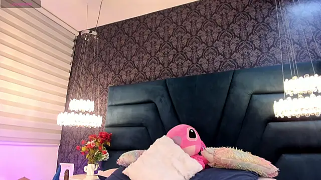 Snapshot of Vivi_prinncess chatting on May 2026 11:44:02 PM Vivi prinncess online show from May 2026 11:44:02 PM