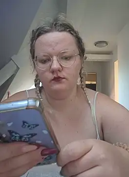 Fiona0705 online show from September 2025 06:28:02 AM