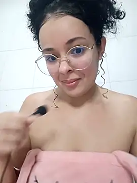 Snapshot of NinaSweet2 chatting on February 2026 04:12:02 AM NinaSweet2 online show from February 2026 04:12:02 AM