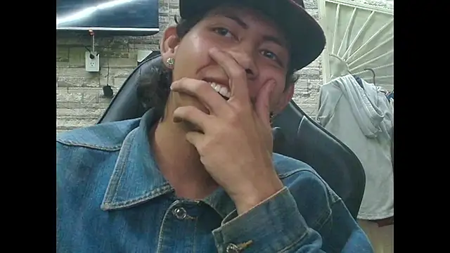 yefersonsijajaj online show from October 2025 10:19:01 PM