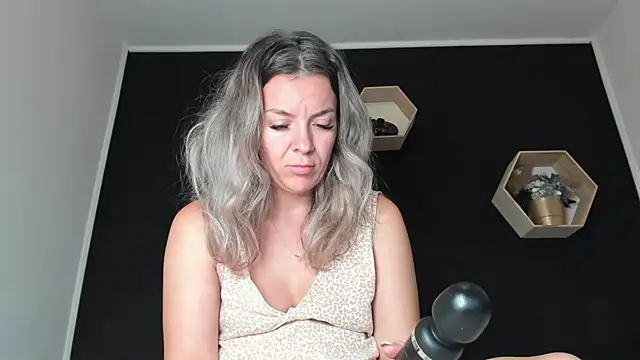 Alesys69 online show from September 2025 09:38:01 PM