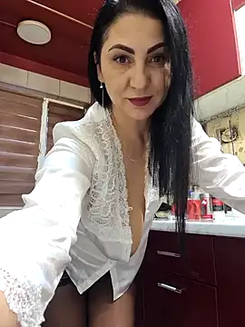 Snapshot of charrlote_love chatting on January 2025 02:17:02 PM charrlote love online show from January 2025 02:17:02 PM