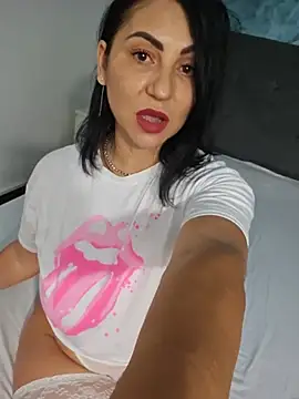 Snapshot of charrlote_love chatting on June 2026 02:17:02 PM charrlote love online show from June 2026 02:17:02 PM