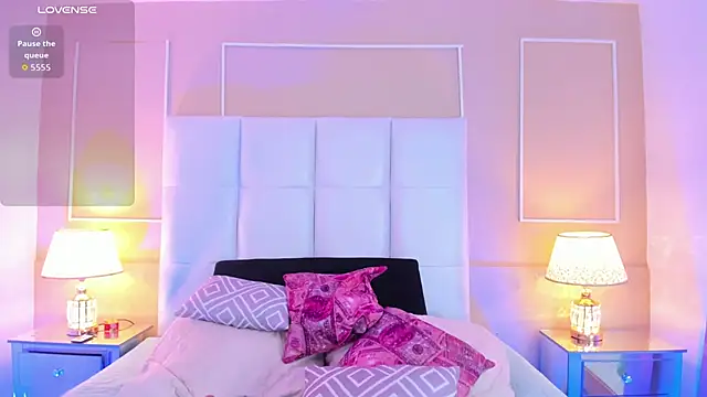 Snapshot of Zoe_Evans_ chatting on September 2025 12:21:02 PM Zoe Evans online show from September 2025 12:21:02 PM