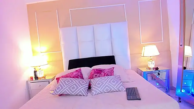 Snapshot of Zoe_Evans_ chatting on October 2025 12:19:01 PM Zoe Evans online show from October 2025 12:19:01 PM