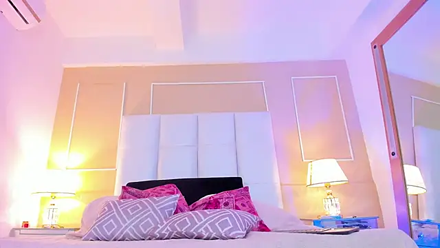 Snapshot of Zoe_Evans_ chatting on October 2025 12:15:01 PM Zoe Evans online show from October 2025 12:15:01 PM