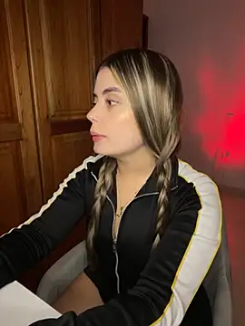 Miss valeriaa online show from February 2026 11:42:02 PM