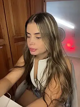 Miss valeriaa online show from March 2026 09:44:02 PM