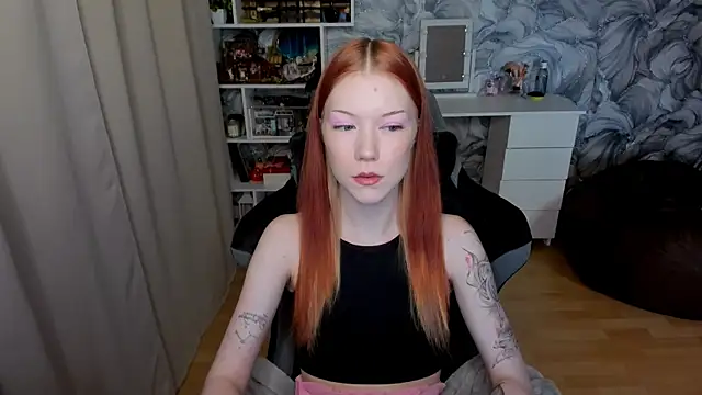 Snapshot of litl_Mia chatting on October 2025 03:23:02 PM litl Mia online show from October 2025 03:23:02 PM