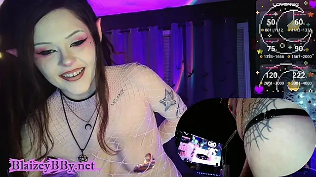 Snapshot of BlaizeyBBy chatting on December 2024 09:24:01 AM BlaizeyBBy online show from December 2024 09:24:01 AM
