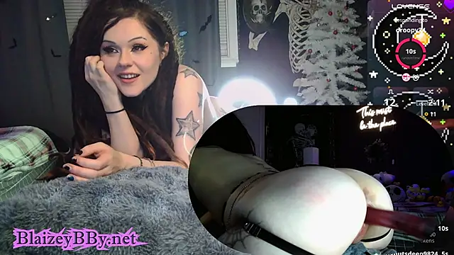 Snapshot of BlaizeyBBy chatting on December 2024 01:18:01 PM BlaizeyBBy online show from December 2024 01:18:01 PM