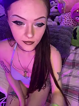 Snapshot of BlaizeyBBy chatting on March 2025 09:57:01 AM BlaizeyBBy online show from March 2025 09:57:01 AM