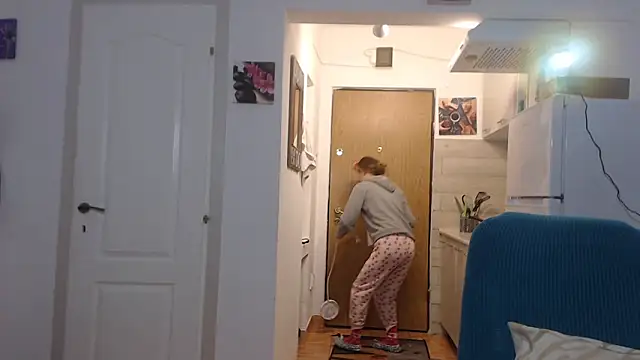 Snapshot of simyhvn chatting on February 2025 05:10:01 AM simyhvn online show from February 2025 05:10:01 AM