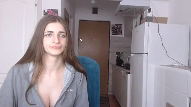 Snapshot of simyhvn chatting on February 2025 06:23:01 AM simyhvn online show from February 2025 06:23:01 AM