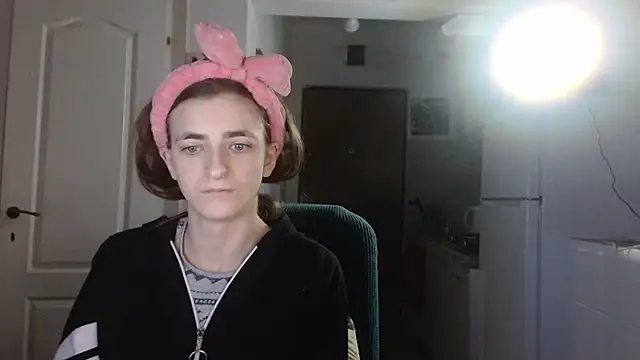 Snapshot of simyhvn chatting on February 2025 05:02:01 AM simyhvn online show from February 2025 05:02:01 AM