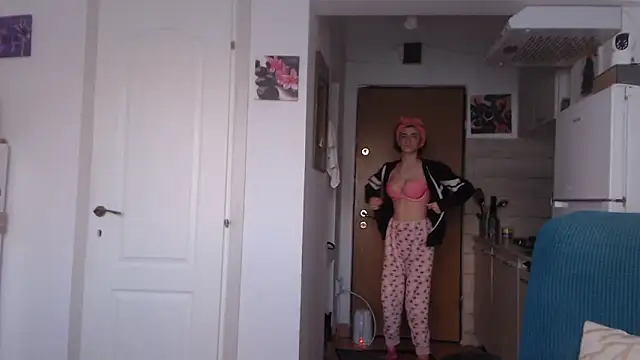 Snapshot of simyhvn chatting on March 2025 05:07:02 AM simyhvn online show from March 2025 05:07:02 AM