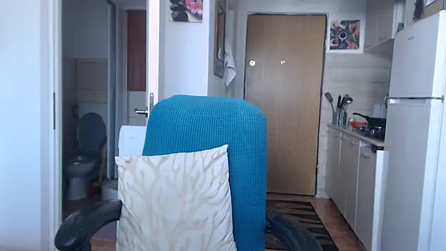 Snapshot of simyhvn chatting on March 2025 08:19:02 AM simyhvn online show from March 2025 08:19:02 AM